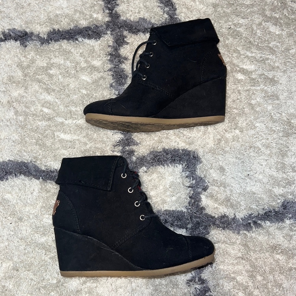 Women’s Black Heel/Platform Boots - Size 6